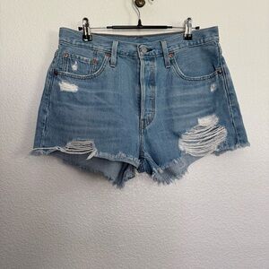 Levi’s 501 Distressed Shorts in Blue 29